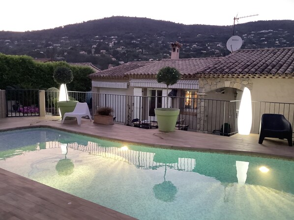 Outdoor pool - PRETTY PROVENCAL VILLA WITH POOL (Le Tignet)