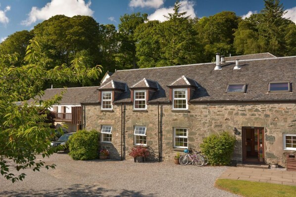 Exterior - Lower Cooperage -  an apartment that sleeps up to 6 guests (Oban)