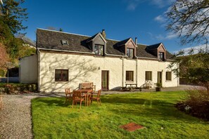Exterior - Haybarn Cottage -  a cottage that sleeps up to 6 guests (Oban)