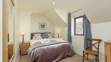 2 bedrooms, iron/ironing board, Internet