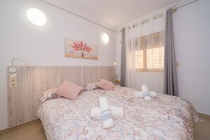 3 dormitorios, tabla de planchar con plancha, wifi y ropa de cama