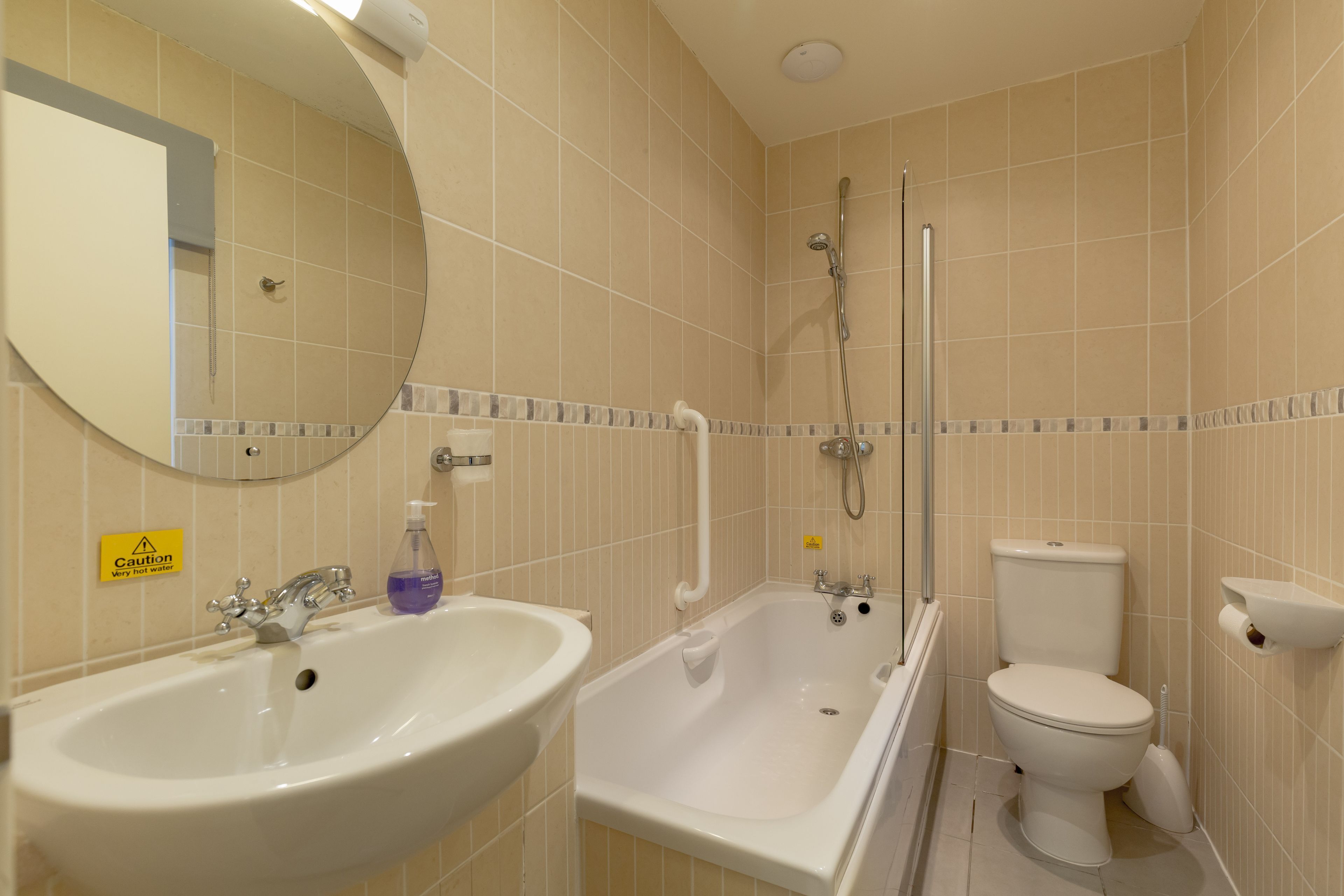 Combined shower/bathtub, hair dryer