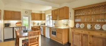 Pier House Two - Loch-side semi-detached house sleeping up to 10