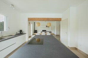 Interior - Spacious luxury villa with private swimming pool (Villaperuccio)