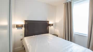 Ático de lujo, 3 habitaciones, no fumadores, vistas al jardín | Tabla de planchar con plancha, wifi gratis, ropa de cama