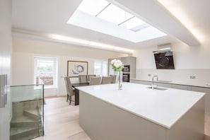 Luksus-penthouselejlighed - 3 soveværelser - ikke-ryger - udsigt til have | Privat køkken | Ovn