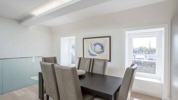 Ático de lujo, 3 habitaciones, no fumadores, vistas al jardín | Vistas desde la habitación