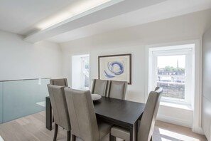 Àtic de luxe, 3 dormitoris, no fumadors, vistes al jardí | Vista des de l'habitació