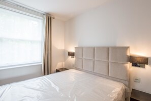 Luxe penthouse, 3 slaapkamers, niet-roken, uitzicht op tuin | Een strijkplank/strijkijzer, gratis wifi, beddengoed