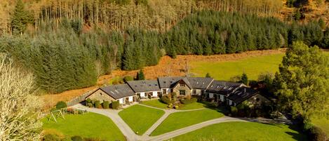 المنشأة من الخارج