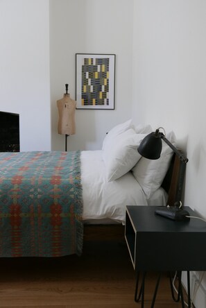 2 habitaciones, tabla de planchar con plancha, wifi y ropa de cama