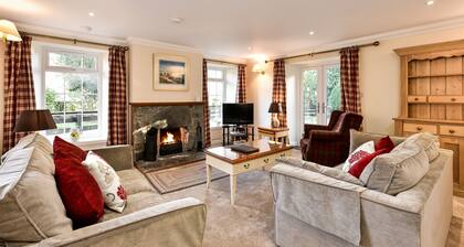 Garden Cottage - a detached cottage that sleeps up to 6 guests