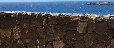 Beach nearby, sun-loungers, beach towels