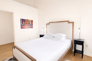 Unclassified image, 5 of 28, button - Downtown Music City Loft living! Steps to the Ryman and Broadway (Nashville)