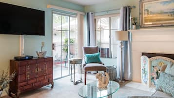 Smart TV, fireplace, Netflix, DVD player