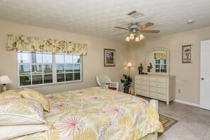 4 quartos, ferros/tábuas de passar roupa, Wi-Fi, roupa de cama