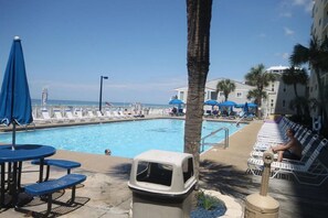 A heated pool - Regency 2BR/2BA Slps 8 5th Flr Early Booking Discount 2 Sets Beach Chairs (Panama City Beach)