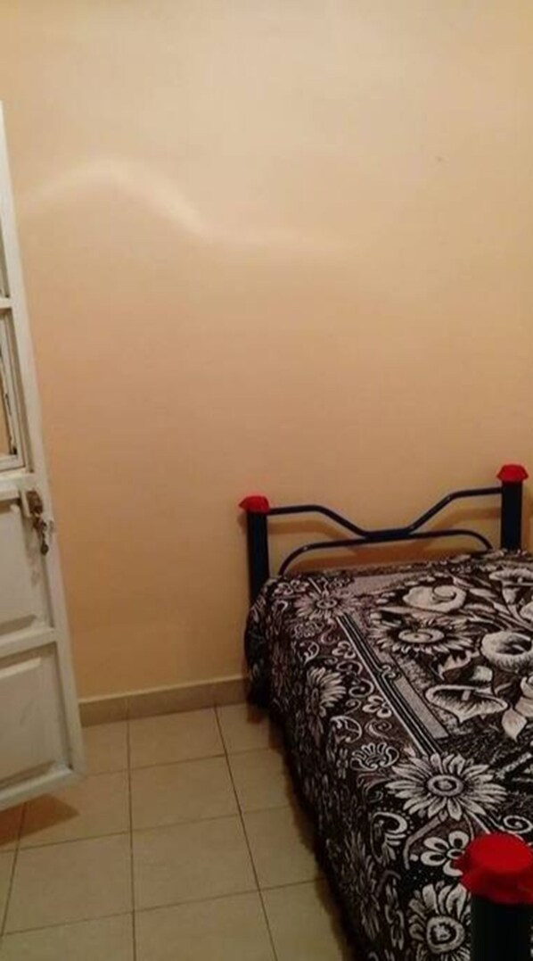Single Room, 1 Katil Bujang (Single), Non Smoking | Seterika/papan seterika, Wi-fi percuma, dihias secara berasingan 