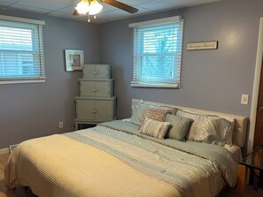 2 bedrooms, WiFi, bed sheets - Cozy Koontz lake House right on the water, 30 min to Notre Dame <br> (koontz lake)
