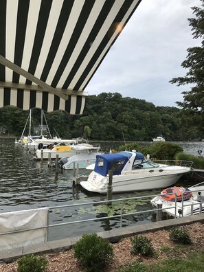 Marina - Beautiful home in Picturesque setting just steps from Lake Michigan! (Fennville)