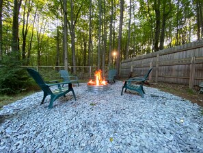 Property grounds - Beautiful home in Picturesque setting just steps from Lake Michigan! (Fennville)