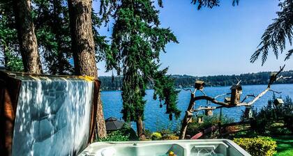 Tämä Whidbey Island ranta Lomakoti on oma Private Resort.