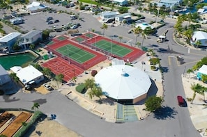 Sports court - Waterfront Vacation Rental minutes from key west w boat dock 35 ft ramp entrance (Cudjoe Key)