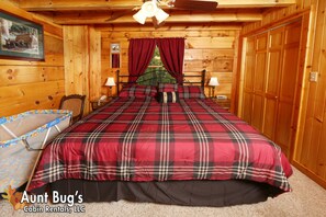 Cabin, 2 Bedrooms, Fireplace