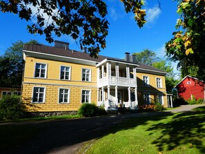 Exterior - Tehtaan Hotelli (Karkkila)