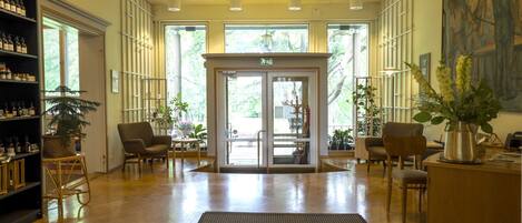 Khu tiếp khách ở sảnh