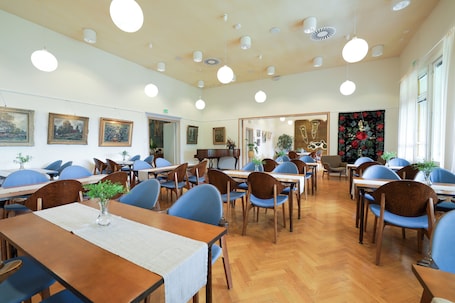 Restaurantes. Tehtaan Hotelli