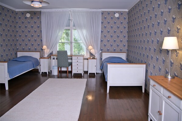 Klassieke tweepersoonskamer (Bremer House) | 1 slaapkamer, individueel gedecoreerd, babybedden, extra bedden