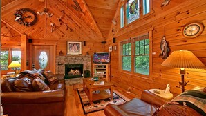 Interior - Tontos Tee Pee 123 - One Bedroom Cabin (Sevierville)