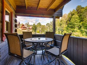 Balcony - Rainbow Ridge 4 Seasons 265 - Two Bedroom Cabin (Sevierville)