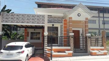 Bãi đậu xe tự phục vụ miễn phí