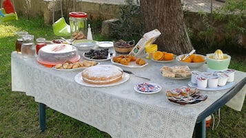 Free daily local cuisine breakfast