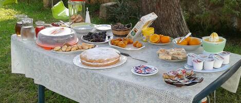 包每日當地菜式早餐