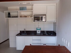 Superior Duplex, Multiple Beds, Non Smoking | Private kitchen | Fridge, microwave, oven, stovetop - Duplex Summer Staying Residencial (Cairu)