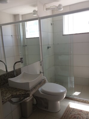 Superior Duplex, Multiple Beds, Non Smoking | Bathroom | Shower, towels - Duplex Summer Staying Residencial (Cairu)
