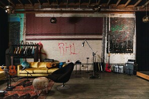 Interior - Gold Diggers Hotel (Los Angeles)