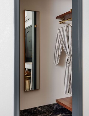 Interior - Gold Diggers Hotel (Los Angeles)