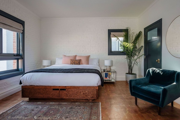 Blackout curtains, free WiFi, wheelchair access