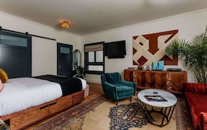 Blackout drapes, free WiFi, wheelchair access - Gold Diggers Hotel (Los Angeles)
