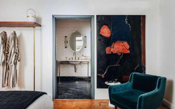 Blackout drapes, free WiFi, wheelchair access - Gold Diggers Hotel (Los Angeles)