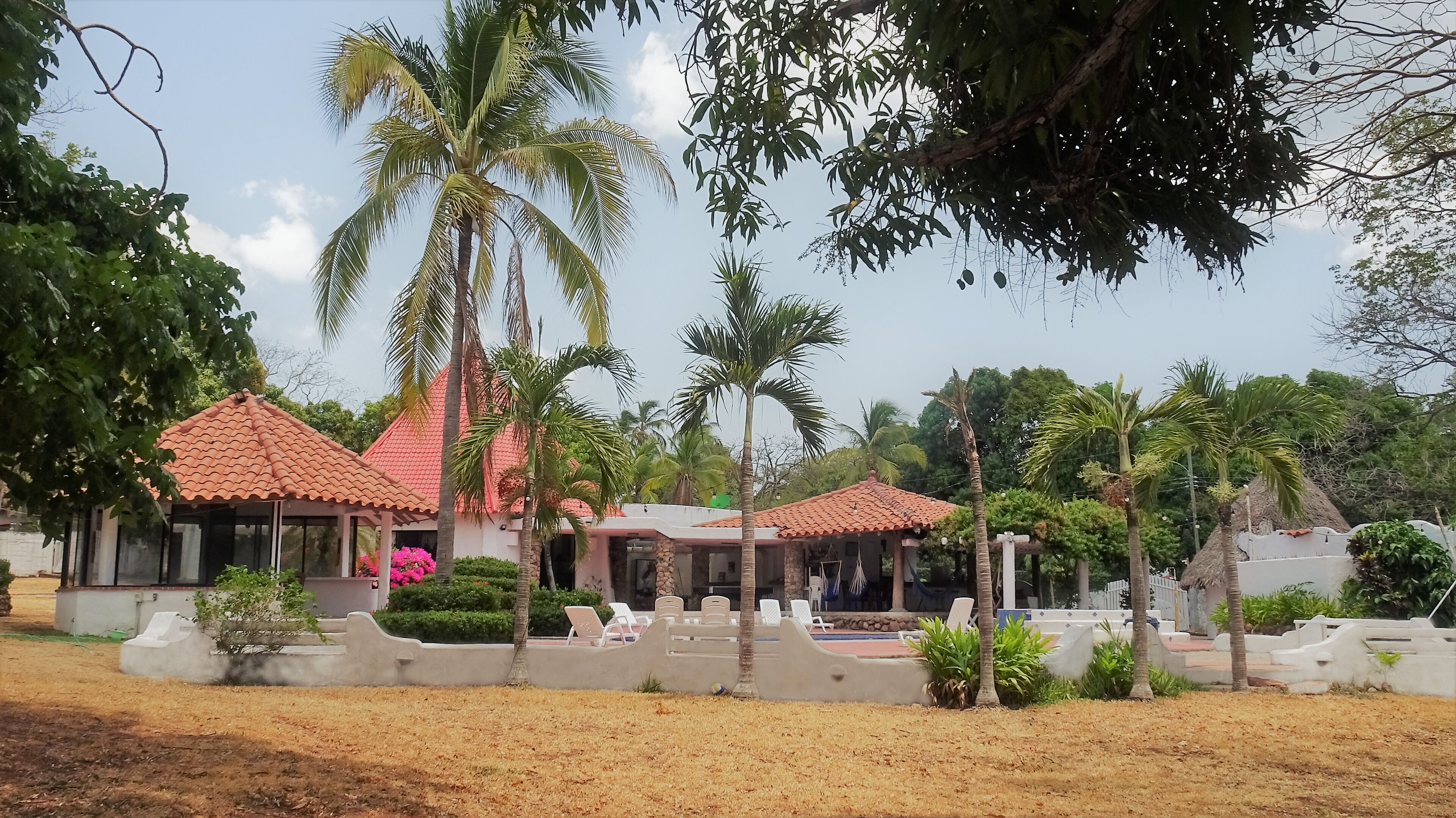 TV LED 32-inch có truyền hình cáp, TV, bàn bóng bàn 