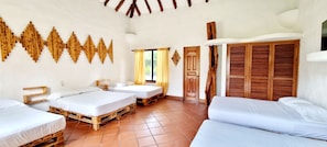 Habitación superior, vista al jardín | Ropa de cama de alta calidad, edredón y camas con efecto memoria