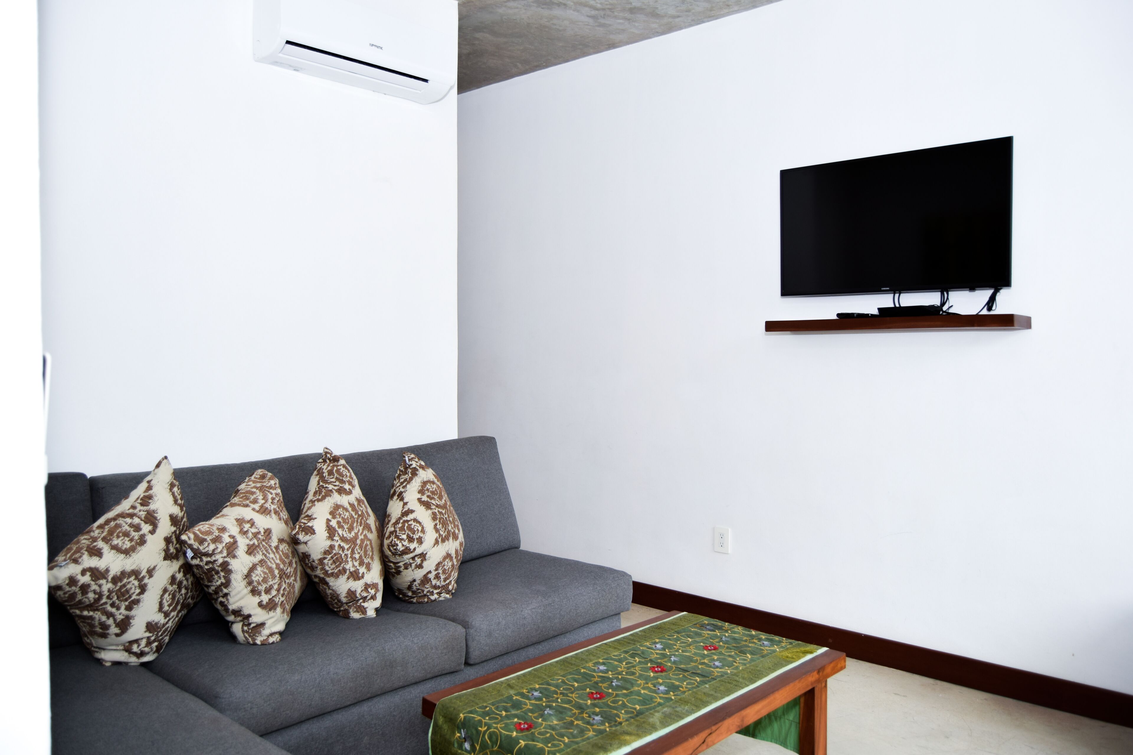 junior room, 1 king bed with sofa bed, non smoking | view from room