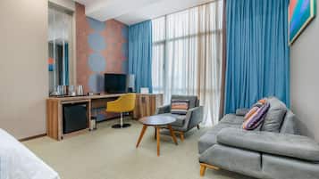 Egyptian cotton sheets, premium bedding, pillowtop beds, minibar