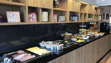 Frühstück zum Mitnehmen am Wochenende (12 EUR pro Person)