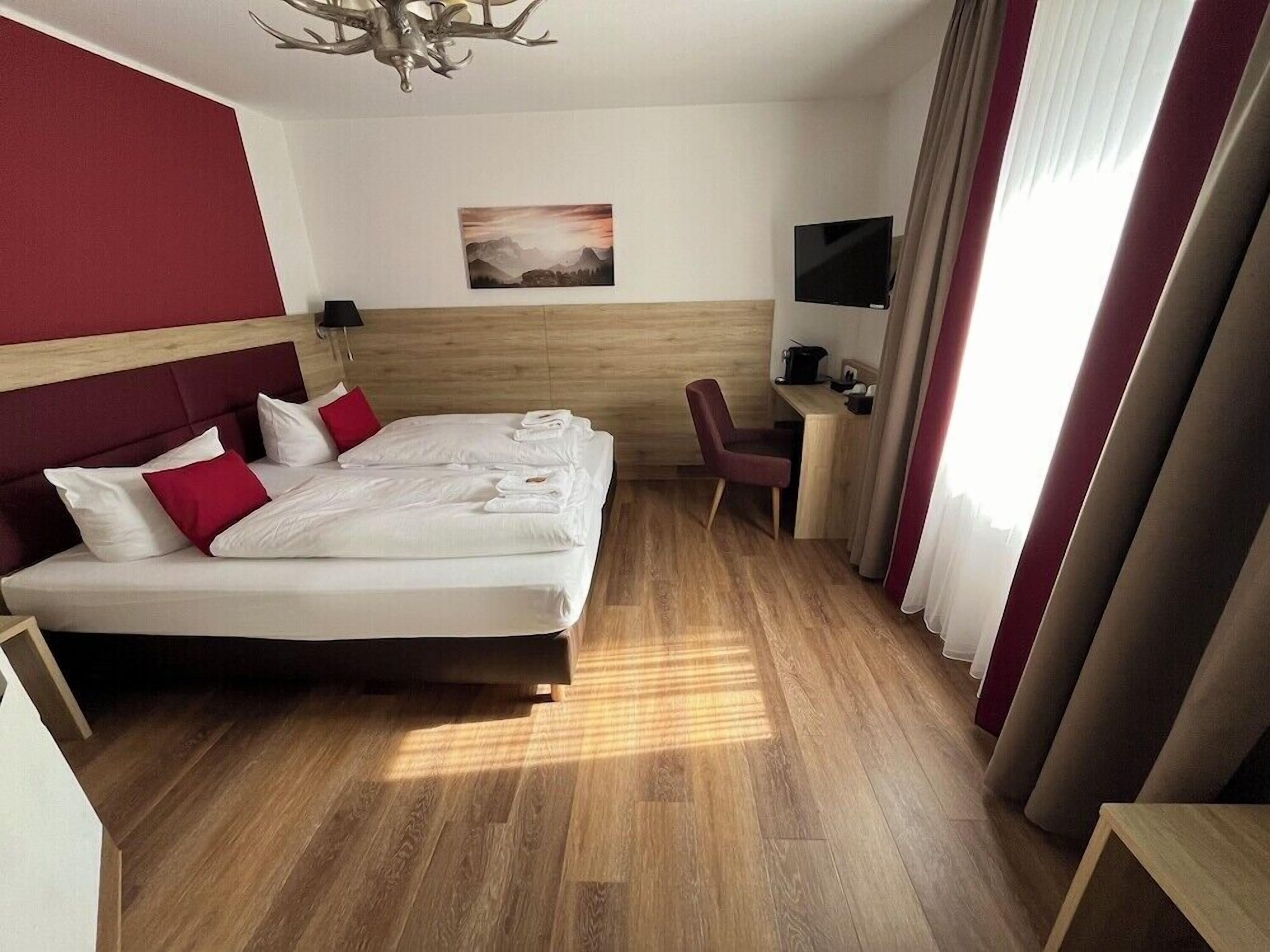 Desk, blackout drapes, iron/ironing board, free WiFi
